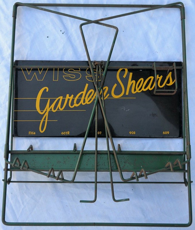 garden shears rack 08