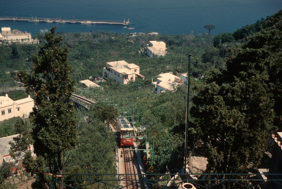 54 Capri cable car
