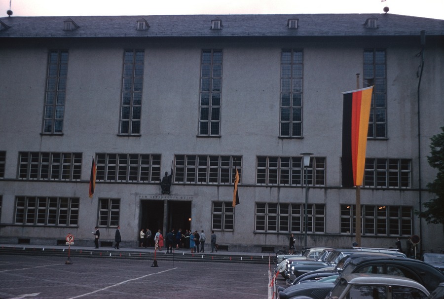 162 University Square Heidelberg
