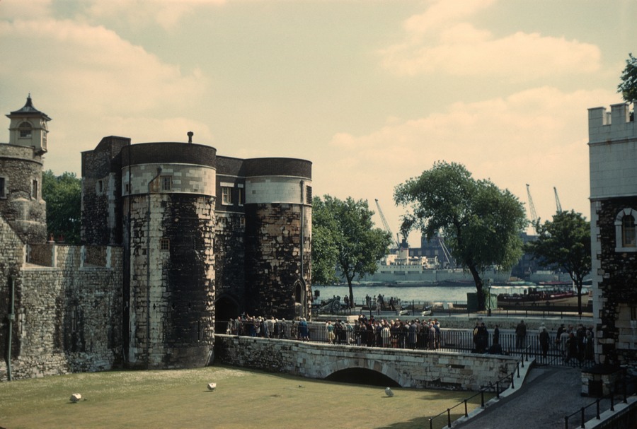 209 Tower of London