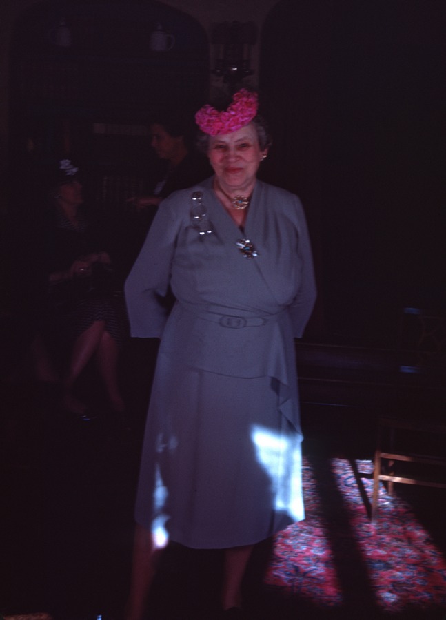 1946 01 Lottie purple dress