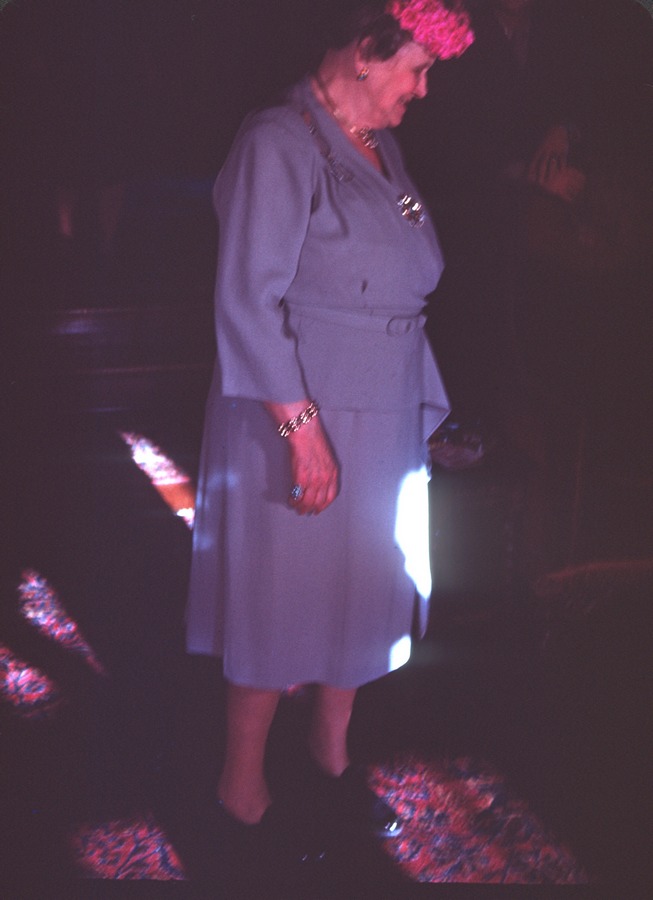 1946 07 Lottie purple dress 2