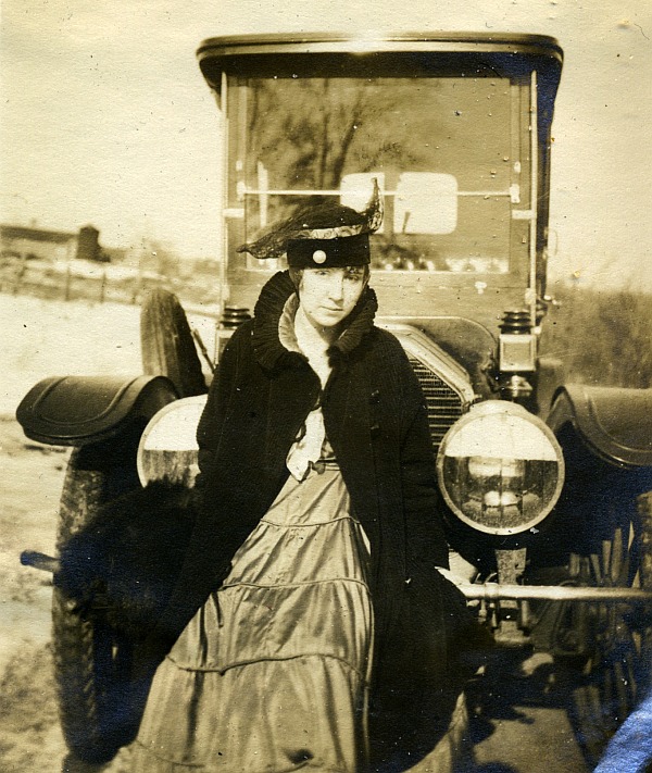 1910-Peerless-Mildred-Winter-1916