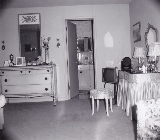 38Ken-11-Mildred-Bedroom