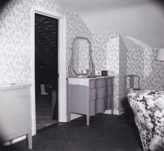 38Ken-17-Maid-Bedroom