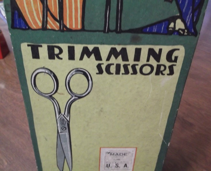 Trimming-Scissors-Display-3
